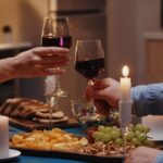 Jak wybrać wino do romantycznej kolacji? Porady dla zakochanych